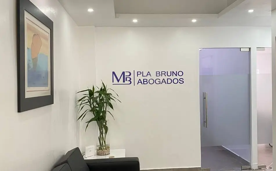 Logo interior para oficina de abogados